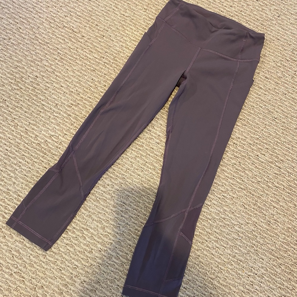 Lululemon cropped leggings 22in-Like New. Pace Rival